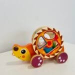 Medinis traukinukas “Ežiukas” LEAN TOYS