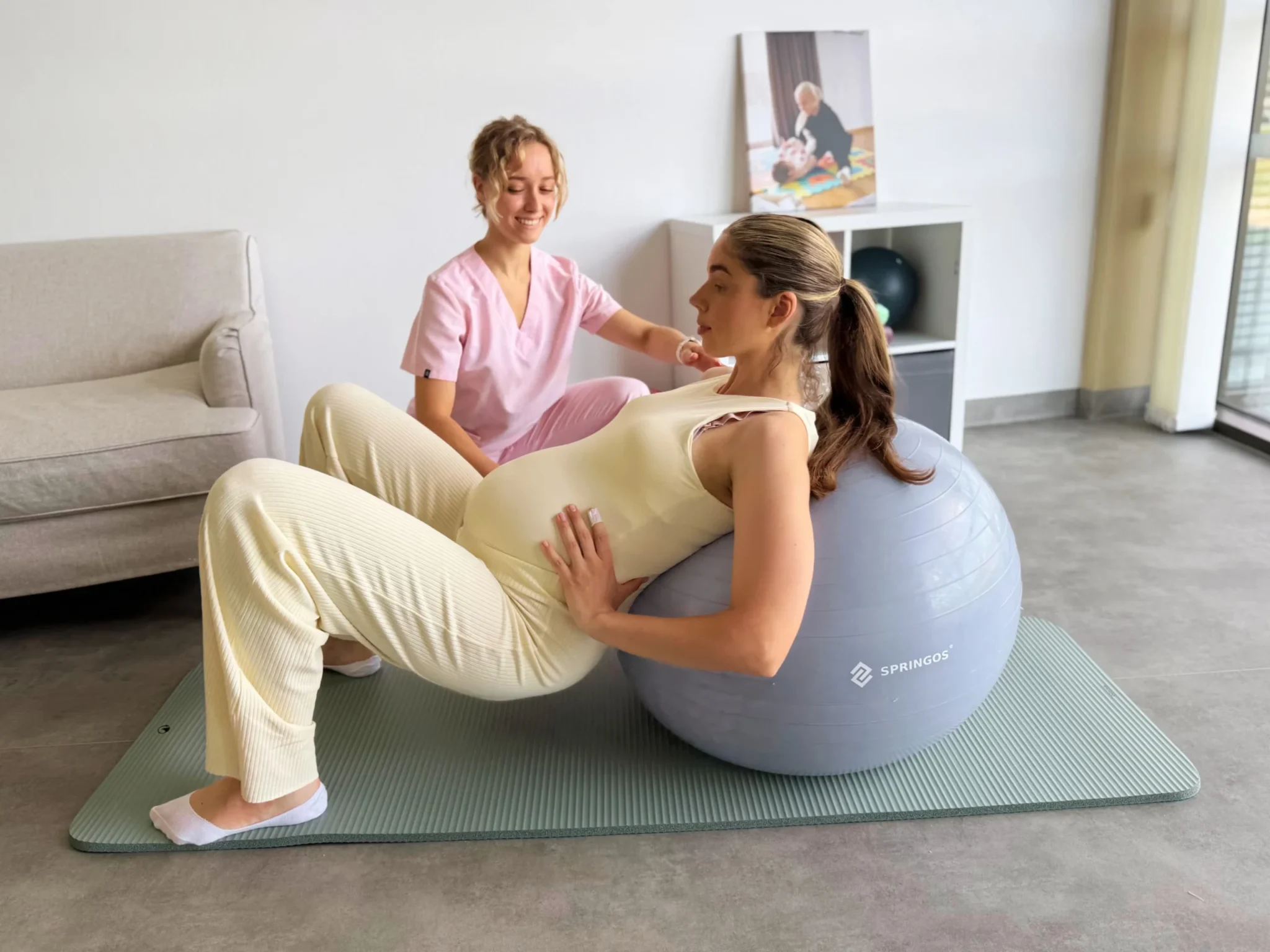 Nėščiųjų kineziterapija BabyTherapy studijoje Vilniuje