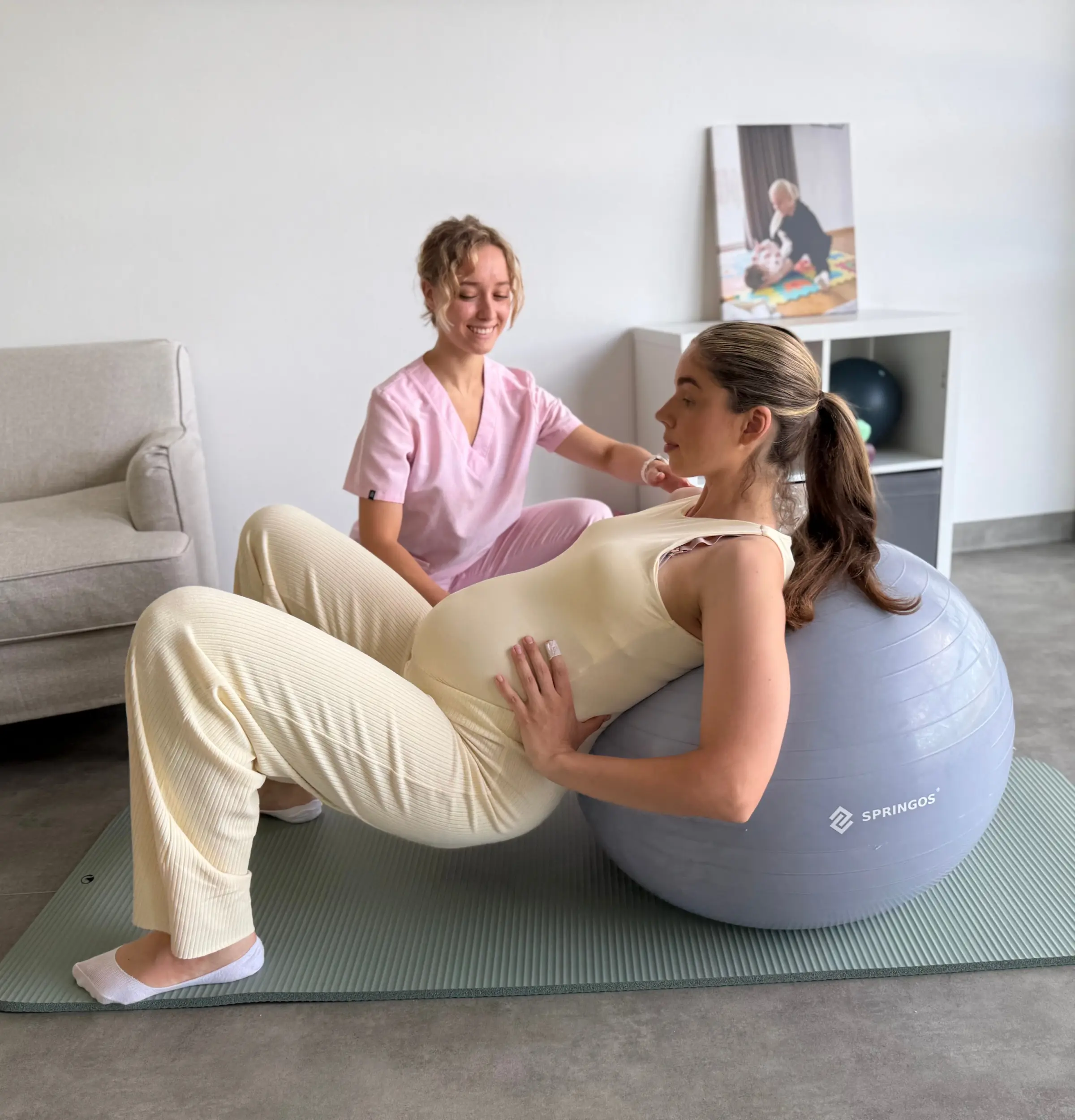 Nėščiųjų kineziterapija BabyTherapy studijoje Vilniuje